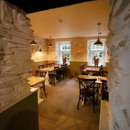 The Wolfe Inn Wolfscastle Haverfordwest Exteriör bild
