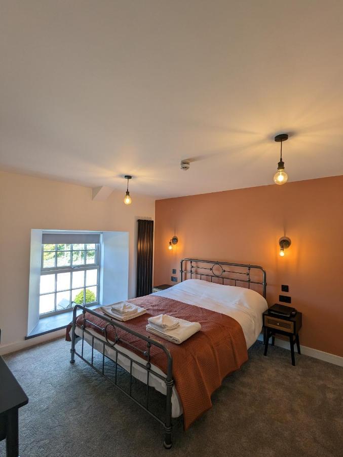 The Wolfe Inn Wolfscastle Haverfordwest Exteriör bild