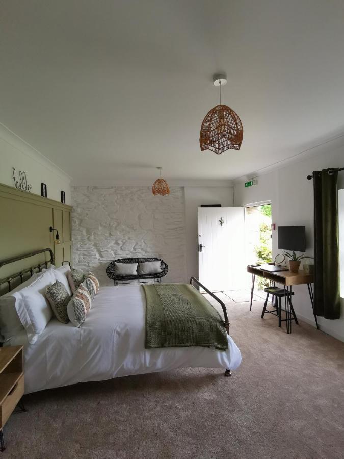 The Wolfe Inn Wolfscastle Haverfordwest Exteriör bild